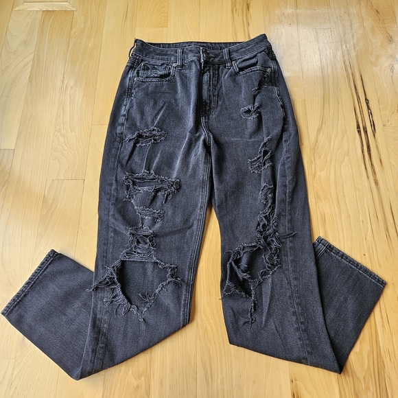 American Eagle Comfort Stretch Black Boyfriend Jeans Distressed Size 2 Regular - Picture 1 of 9